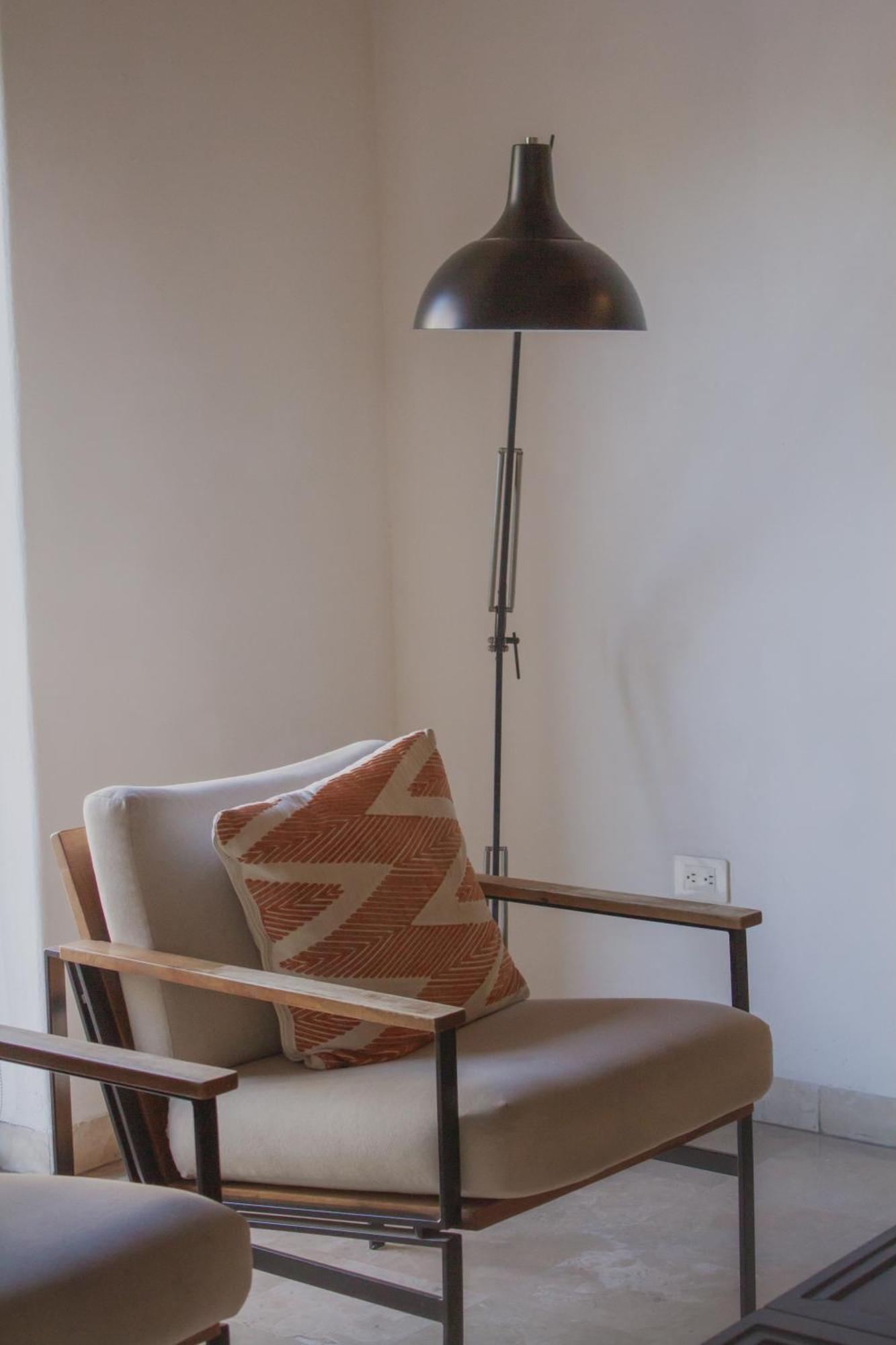 Hotel Catedral La Paz Exterior photo A floor lamp